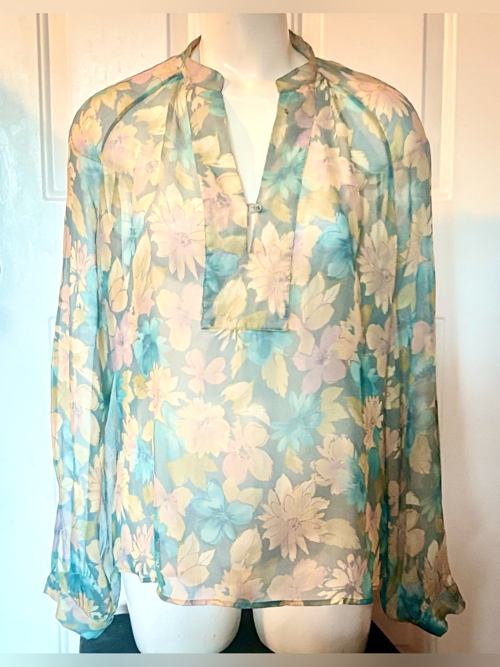 VTG 100% Silk chiffon blouse, Casual Corner, floral print long sleeve sheer top